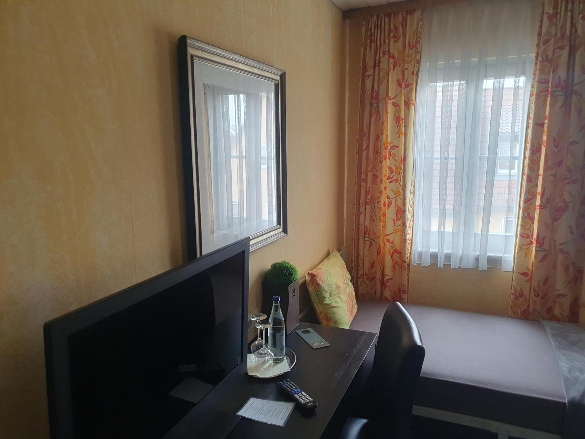Gasthaus Krone Wiesentheid Екстер'єр фото